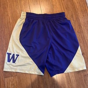 University of Washington men’s basketball shorts size large with pockets